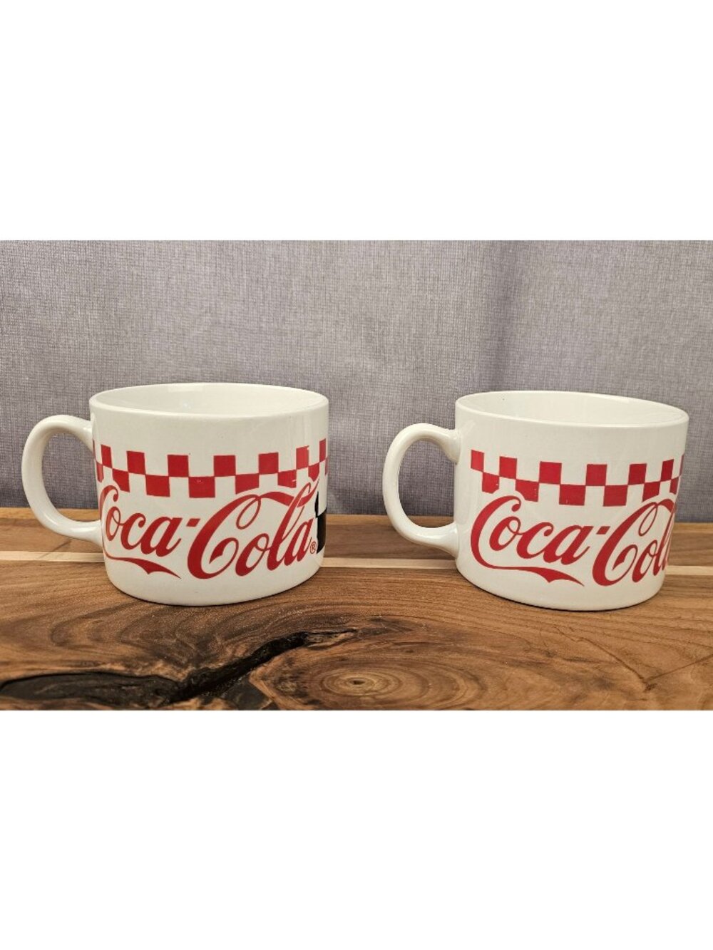 Set Of 2 Coca-Cola Vintage Gibson Ceramic Mugs Red Checkered Pattern 12 Oz